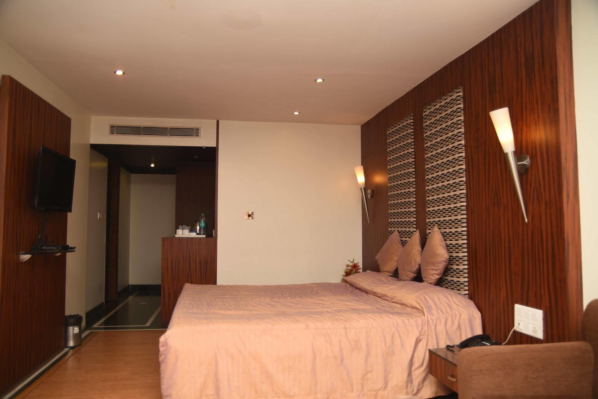 Hotel Maurya Bangalore Exterior foto